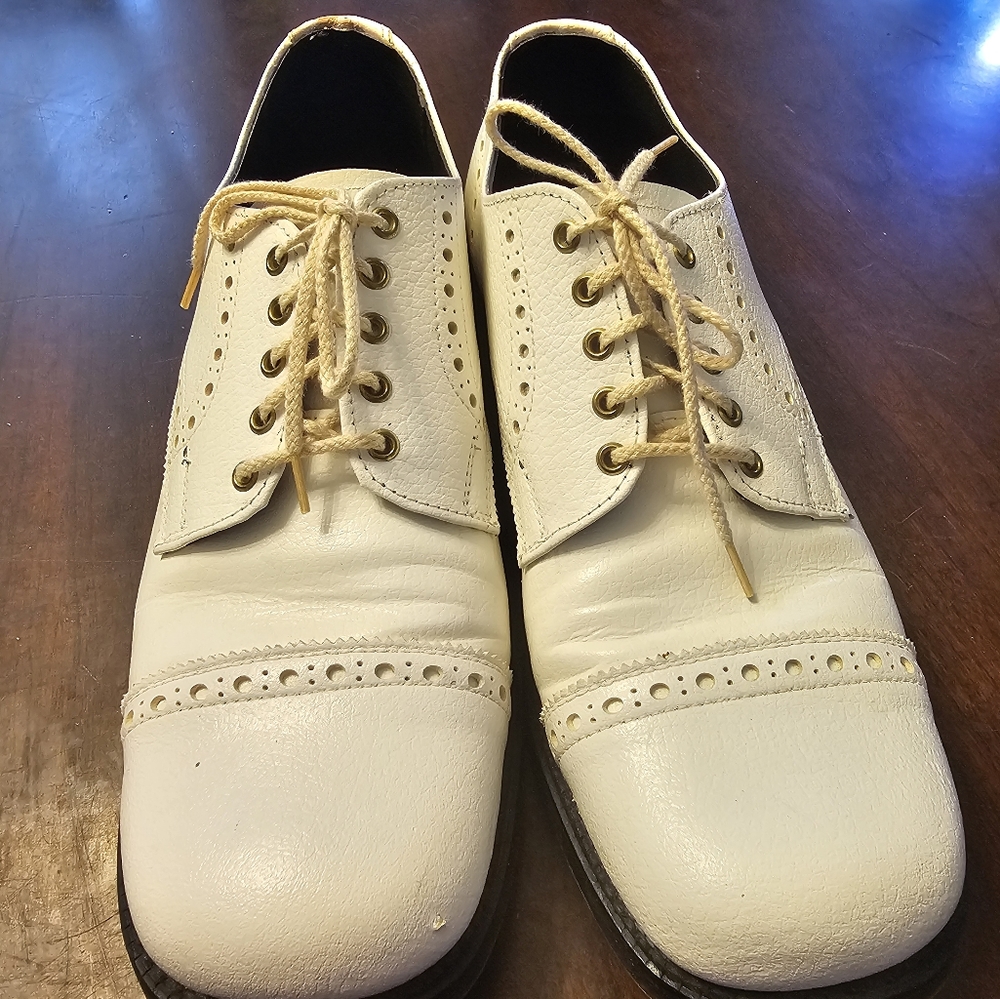 VINTAGE  WOMANS LEATHER  oxford sz 91/2.